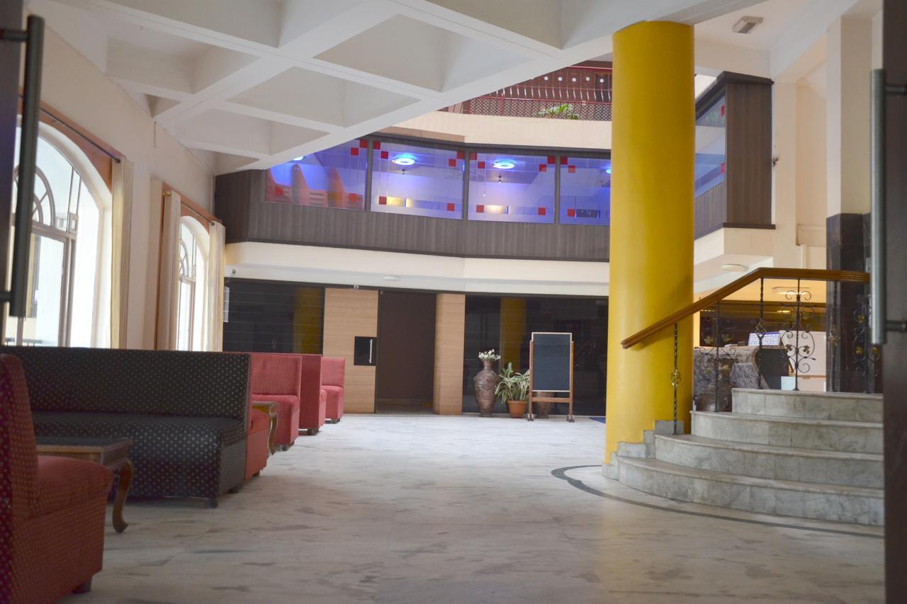 Hotel Pooja International Davanagere Esterno foto