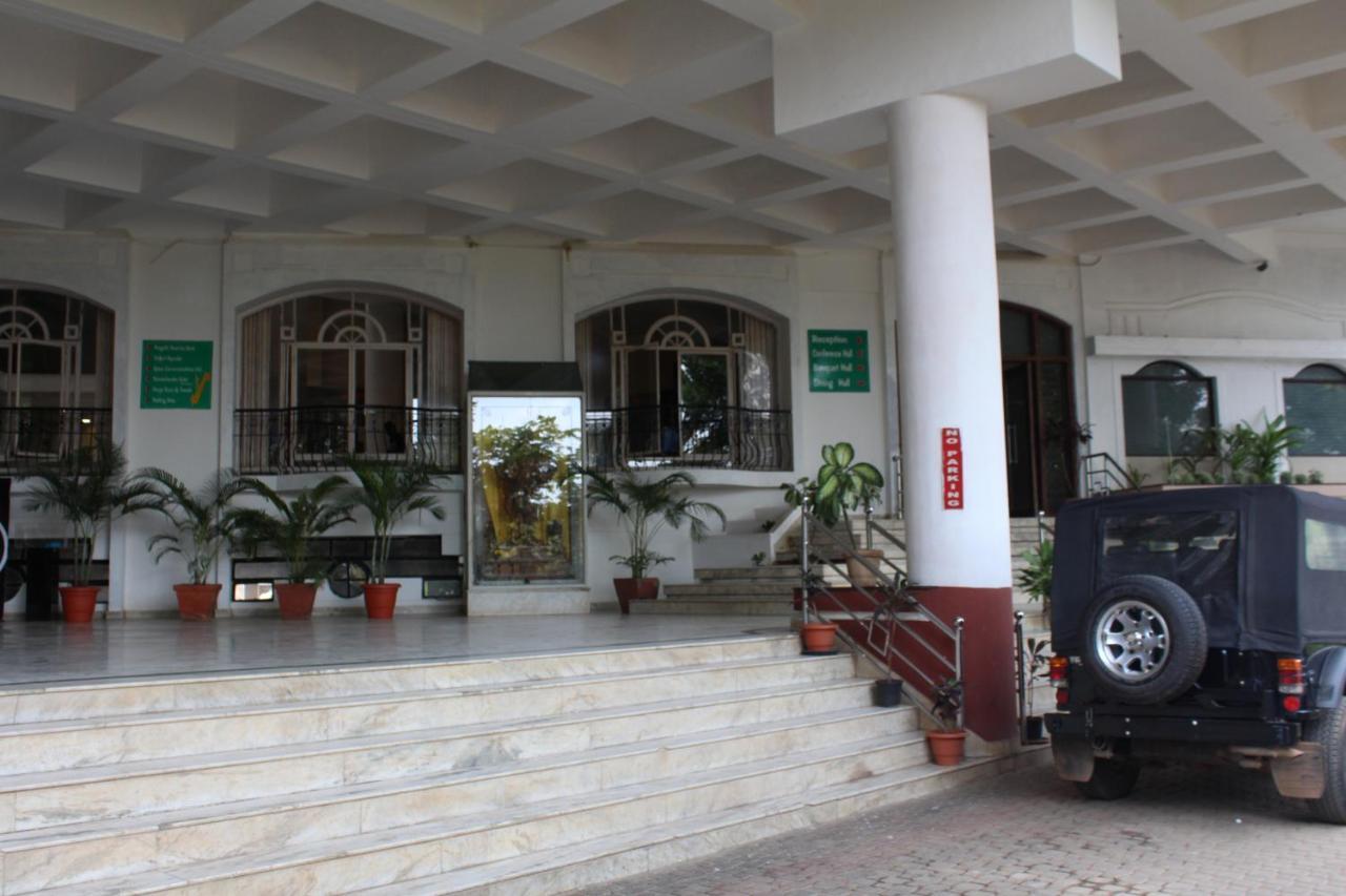 Hotel Pooja International Davanagere Esterno foto